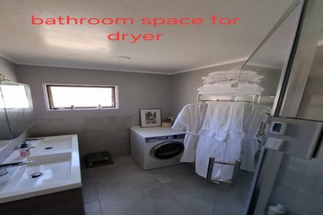 Photo of property in 1/64 Carlisle Road, Browns Bay, Auckland, 0630