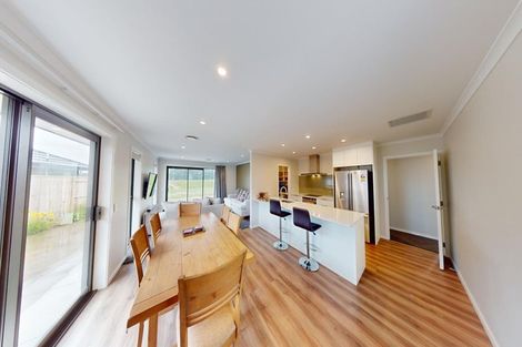 Photo of property in 40 Atlantic Drive, Fitzherbert, Palmerston North, 4410