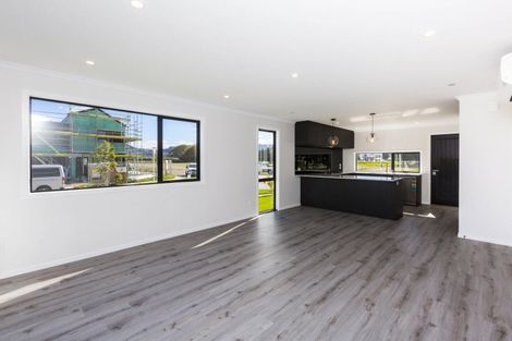 Photo of property in 11 Mawai Hakona Drive, Wallaceville, Upper Hutt, 5018