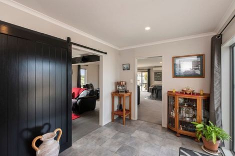 Photo of property in 33 Forbes Road, Foxton Beach, Foxton, 4815