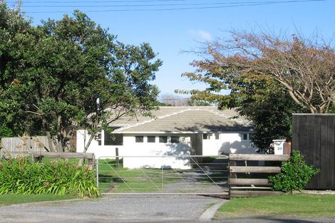 Photo of property in 22 Hohiria Street, Waikanae Beach, Waikanae, 5036