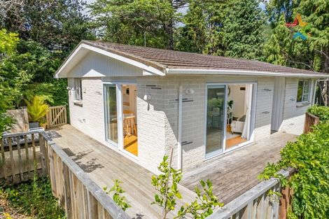 Photo of property in 1a Wyndham Road, Pinehaven, Upper Hutt, 5019