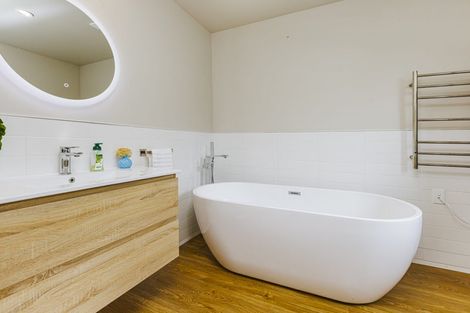 Photo of property in 6 Robins Way, Pokeno, 2471