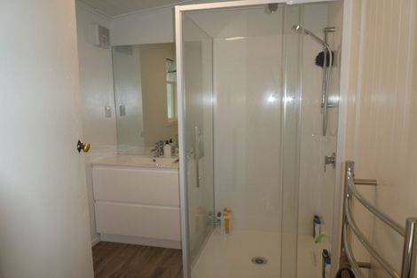 Photo of property in 28 Division Street, Riccarton, Christchurch, 8041