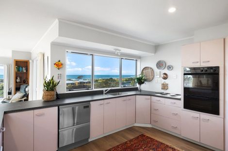 Photo of property in 19 Palm Parade, Riversdale Beach, Masterton, 5872
