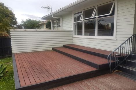 Photo of property in 98 Barrys Road, Glendene, Auckland, 0602