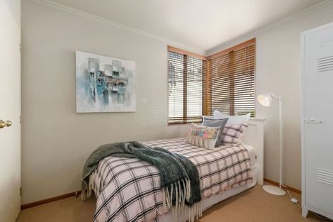 Photo of property in 50 Penguin Drive, Murrays Bay, Auckland, 0630