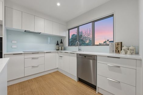 Photo of property in 72b Sycamore Drive, Sunnynook, Auckland, 0620