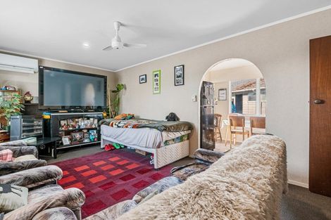 Photo of property in 2 Sequoia Crescent, Owhata, Rotorua, 3010