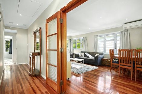 Photo of property in 247 Middleton Road, Glenside, Wellington, 6037