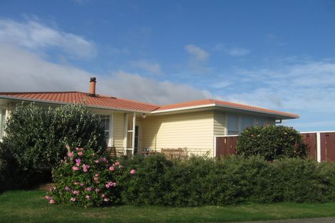Photo of property in 1 Ayr Place, Papakowhai, Porirua, 5024