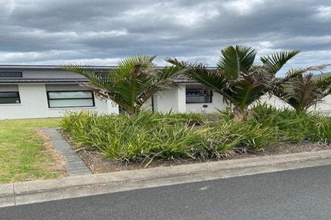 Photo of property in 10 Ariel Place, Snells Beach, 0920
