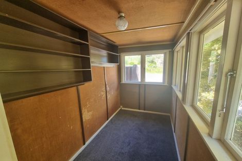 Photo of property in 11 Fitzherbert East Road, Aokautere, Palmerston North, 4471