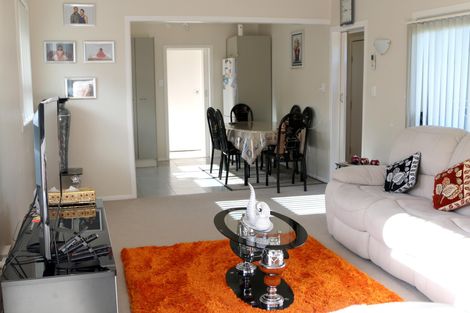 Photo of property in 130 Browns Road, Manurewa, Auckland, 2102