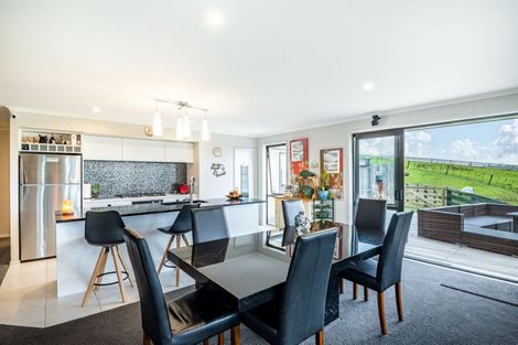 Photo of property in 137 Tuparekura Road, South Head, Helensville, 0874