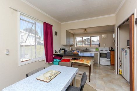 Photo of property in 141 Lemon Street, Strandon, New Plymouth, 4312