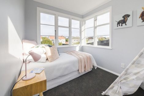 Photo of property in 23 Tweed Street, Roslyn, Palmerston North, 4414