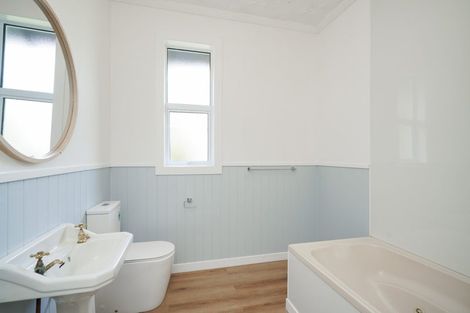 Photo of property in 25 Burrows Street, Bluff, 9814