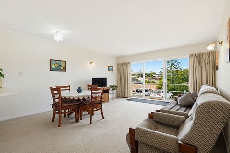 Photo of property in 10/16 Willerton Avenue, New Lynn, Auckland, 0600