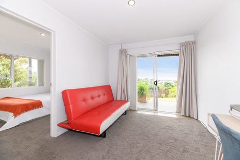 Photo of property in 2/401 East Coast Road, Mairangi Bay, Auckland, 0630