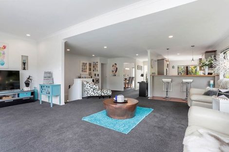 Photo of property in 43 Vintage Drive, Henderson, Auckland, 0612