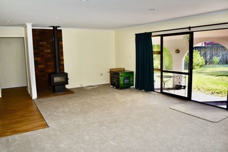 Photo of property in 8 Hewson Crescent, Otaki Beach, Otaki, 5512