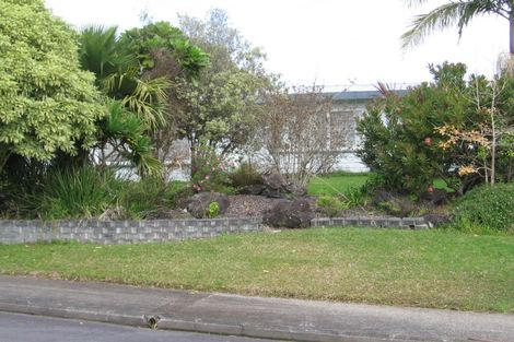 Photo of property in 2 Jeff Place, Howick, Auckland, 2014