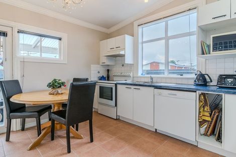 Photo of property in 196 Oxford Street, South Dunedin, Dunedin, 9012