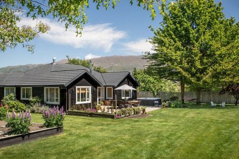 Photo of property in 21 Terranova Place, Wanaka, 9305