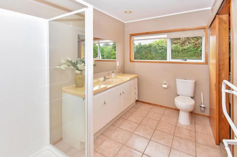 Photo of property in 72 Kauri View Road, Opaheke, Papakura, 2584