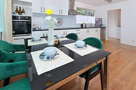 Photo of property in 10a Harding Avenue, Te Atatu South, Auckland, 0610