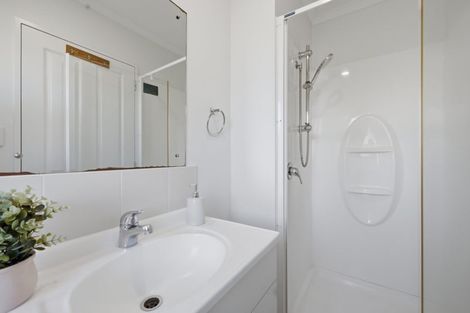 Photo of property in 35 Peninsula Road, Mangere, Auckland, 2022