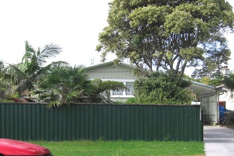 Photo of property in 20 Airdrie Road, Ranui, Auckland, 0612
