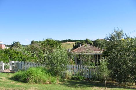 Photo of property in 11 Totara Road, Onetangi, Waiheke Island, 1081