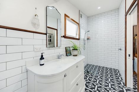 Photo of property in 3 Hooker Avenue, Hospital Hill, Napier, 4110