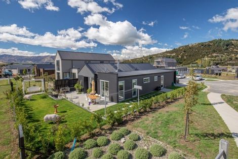 Photo of property in 24 Rocklands Court, Wanaka, 9305
