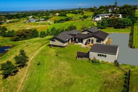 Photo of property in 314 Old North Road, Kumeu, 0892