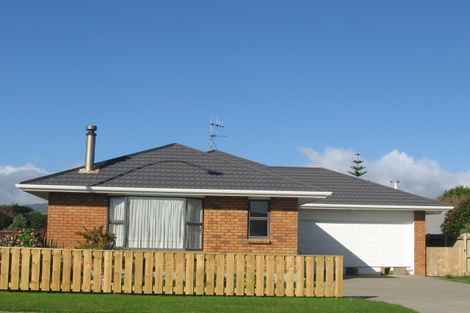 Photo of property in 28 Te Kupe Road, Paraparaumu Beach, Paraparaumu, 5032