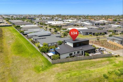 Photo of property in 134 Coast Boulevard, Papamoa Beach, Papamoa, 3118