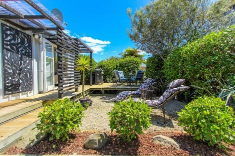 Photo of property in 1a Farnworth Avenue, Holdens Bay, Rotorua, 3010