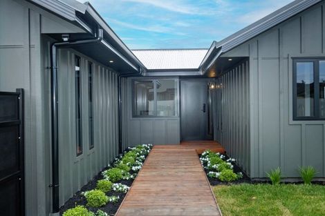 Photo of property in 79 Brookvale Road, Havelock North, 4130