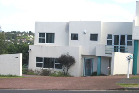 Photo of property in 1/2 Heathglen Place, Bayview, Auckland, 0629