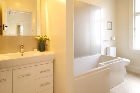 Photo of property in 11 Woodville Street, Edgeware, Christchurch, 8013