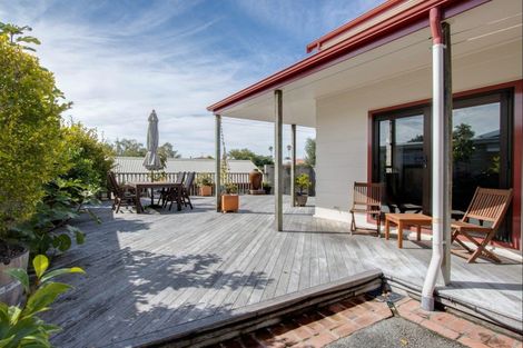 Photo of property in 5 Selwyn Road, Hospital Hill, Napier, 4110