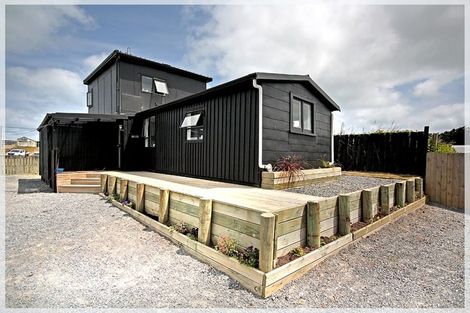 Photo of property in 10 Nelson Street, Foxton Beach, Foxton, 4815