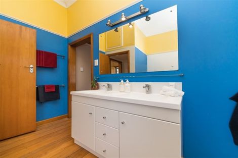 Photo of property in 24 Oxford Street, Hokowhitu, Palmerston North, 4410