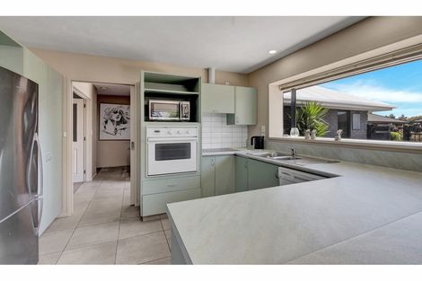 Photo of property in 16 Vanderbilt Place, Halswell, Christchurch, 8025
