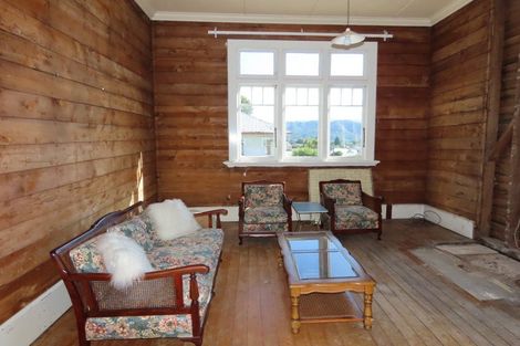 Photo of property in 28 Broadway, Reefton, 7830