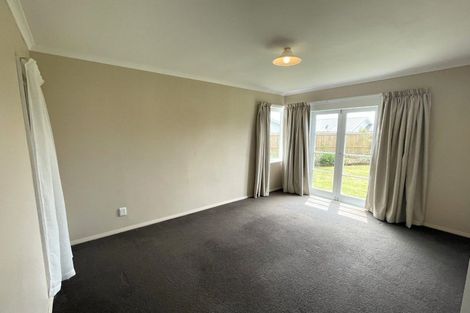 Photo of property in 4 Holford Street, Westown, New Plymouth, 4310