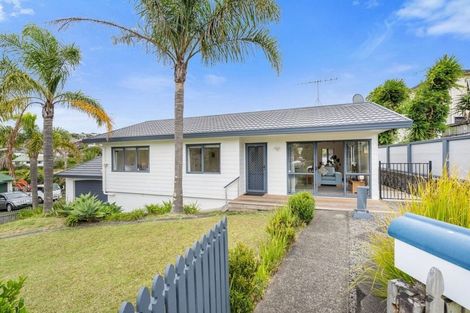 Photo of property in 1/6 Knott Road, Stanmore Bay, Whangaparaoa, 0932
